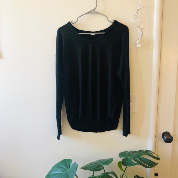 GAP Black Sweater - Picture 1 of 2